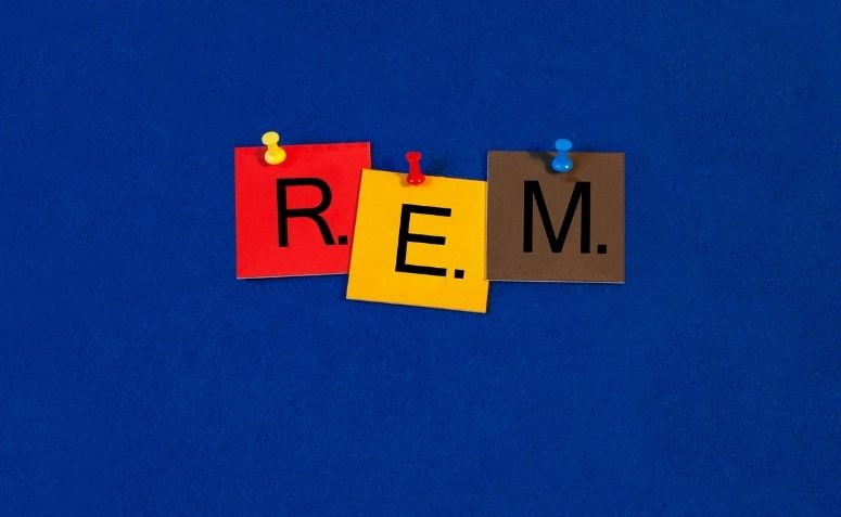 Sono REM: o que é, como funciona e muito mais!